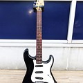 Squier by Fender  ストラト  Silver Series Lシ