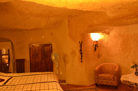 洞窟ホテル