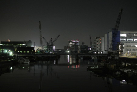 横浜の運河夜景